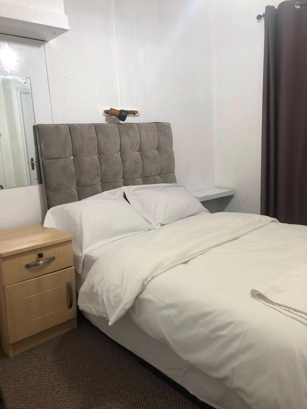 Saji Hotel Ilford Kültér fotó